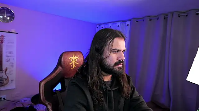 Snapshot of _aragorn__ chatting on 12.04.25 aragorn online show from 12.04.25