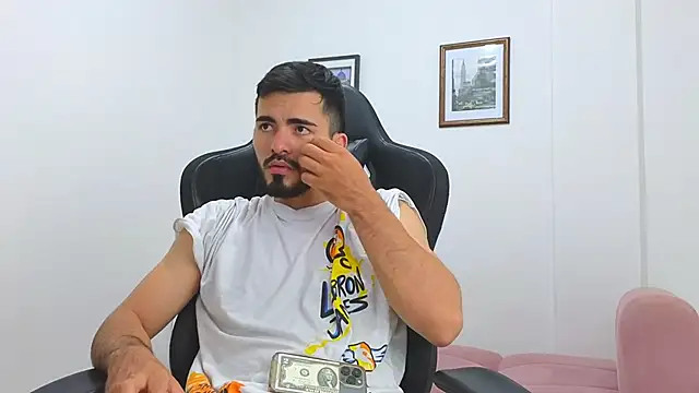 Massimoo 07 online show from 02.02.25