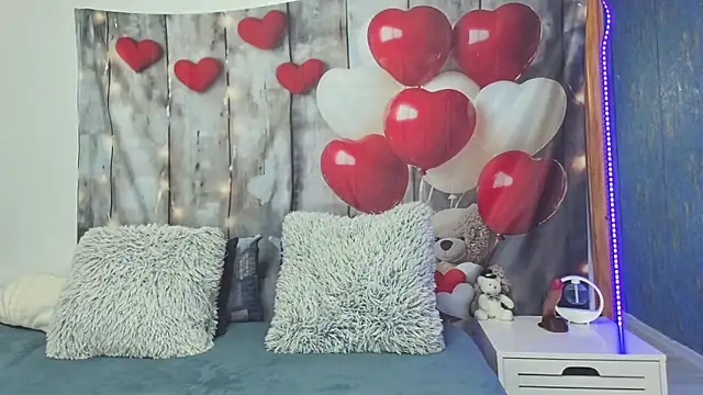 EmaLowe online show from 09.26.25