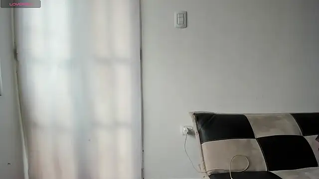 Snapshot of Sophia_cyrus11 chatting on 11.16.25 Sophia cyrus11 online show from 11.16.25