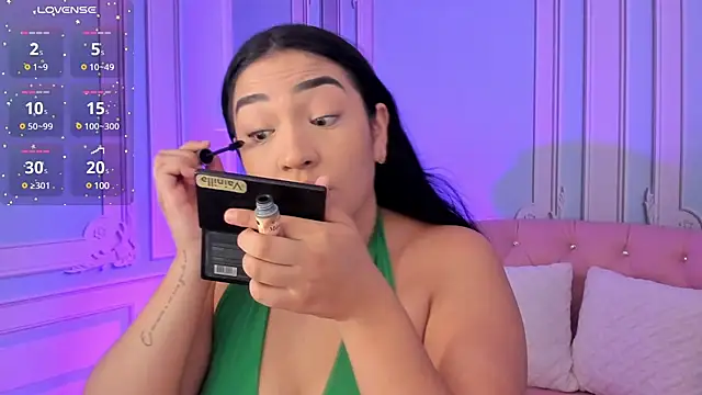 stefany duque1  online show from 01.18.25