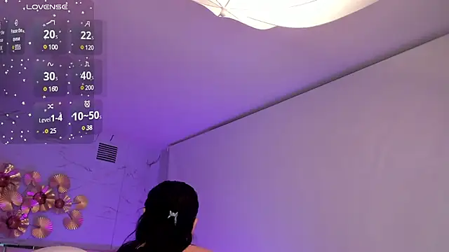 stefany duque1  online show from 03.13.25