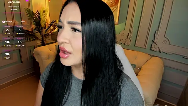 stefany duque1  online show from 12.23.25