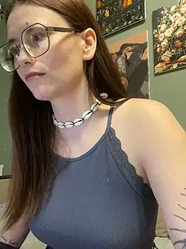 Snapshot of Sabrina_shells chatting on 03.14.25 Sabrina shells online show from 03.14.25