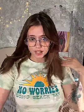 Snapshot of Sabrina_shells chatting on 09.11.25 Sabrina shells online show from 09.11.25