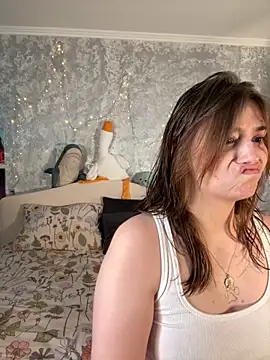 Snapshot of Sabrina_shells chatting on 09.19.25 Sabrina shells online show from 09.19.25