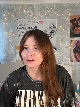 Snapshot of Sabrina_shells chatting on 09.27.25 Sabrina shells online show from 09.27.25