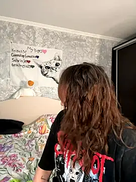 Snapshot of Sabrina_shells chatting on 10.01.25 Sabrina shells online show from 10.01.25