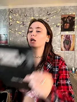 Snapshot of Sabrina_shells chatting on 11.23.25 Sabrina shells online show from 11.23.25