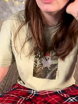 Snapshot of Sabrina_shells chatting on 11.26.25 Sabrina shells online show from 11.26.25