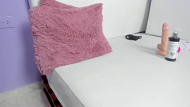 Snapshot of Carolina_Burninng chatting on 02.09.25 Carolina Burninng online show from 02.09.25