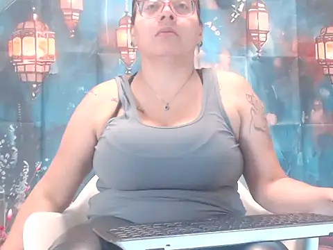 Tanyabigtits online show from 10.13.25