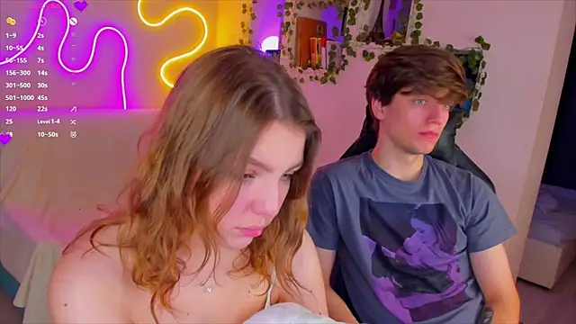 Snapshot of RobertAndLinela chatting on 01.07.25 RobertAndLinela online show from 01.07.25