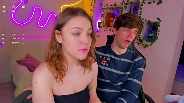 Snapshot of RobertAndLinela chatting on 01.08.25 RobertAndLinela online show from 01.08.25