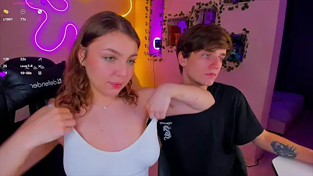 Snapshot of RobertAndLinela chatting on 01.10.25 RobertAndLinela online show from 01.10.25