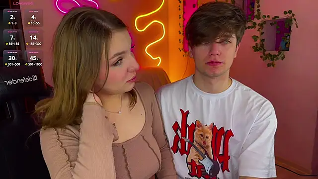 Snapshot of RobertAndLinela chatting on 03.06.25 RobertAndLinela online show from 03.06.25