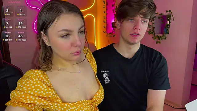 Snapshot of RobertAndLinela chatting on 03.07.25 RobertAndLinela online show from 03.07.25