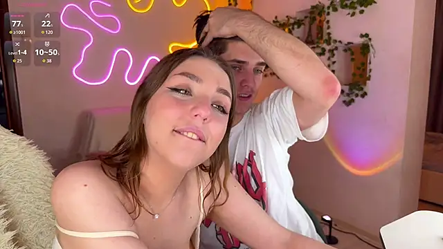 Snapshot of RobertAndLinela chatting on 09.20.25 RobertAndLinela online show from 09.20.25