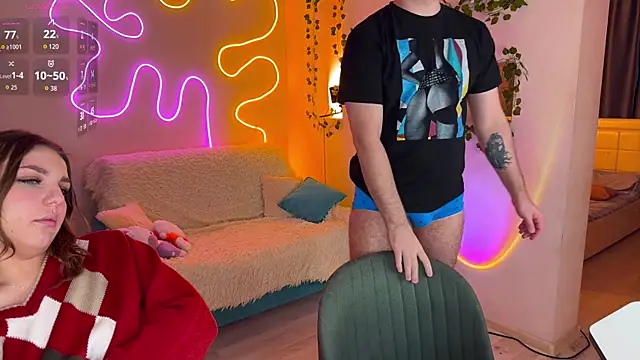 Snapshot of RobertAndLinela chatting on 11.08.25 RobertAndLinela online show from 11.08.25