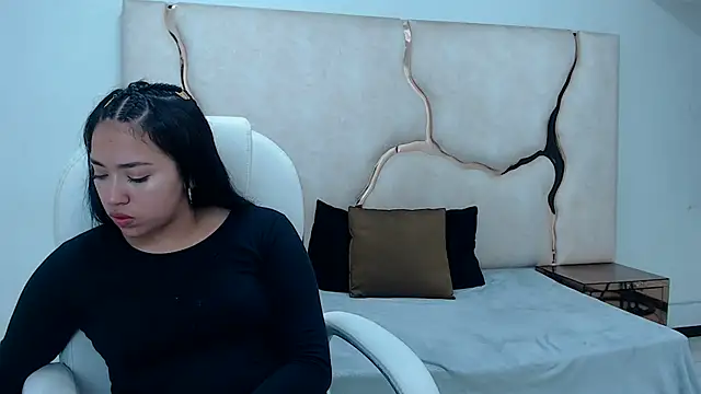 IsabellRodriguez18 online show from 02.03.25