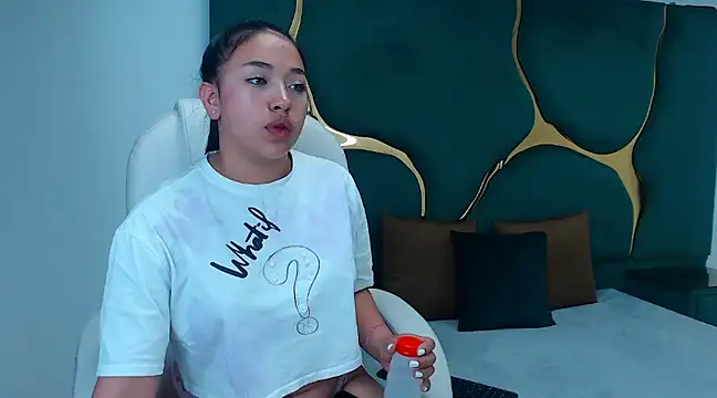 IsabellRodriguez18 online show from 02.07.25