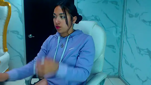 IsabellRodriguez18 online show from 02.18.25