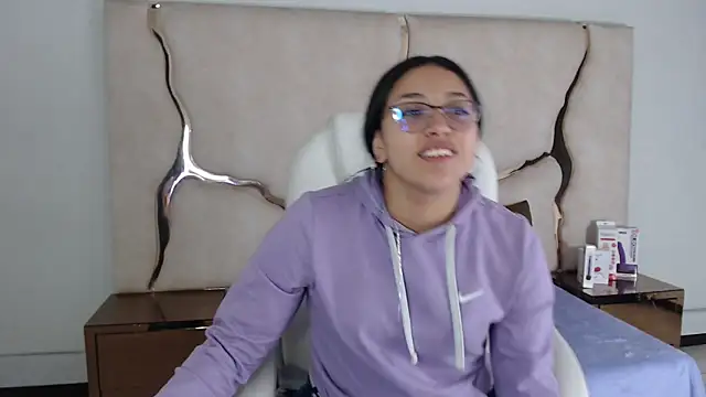 IsabellRodriguez18 online show from 03.05.25