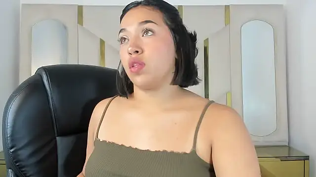 IsabellRodriguez18 online show from 10.18.25