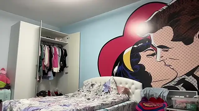 Snapshot of yunasuka chatting on 02.26.25 yunasuka online show from 02.26.25