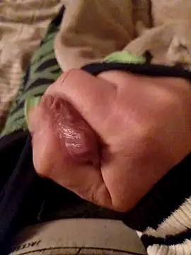 Snapshot of MaxiFabry chatting on 11.15.25 MaxiFabry online show from 11.15.25