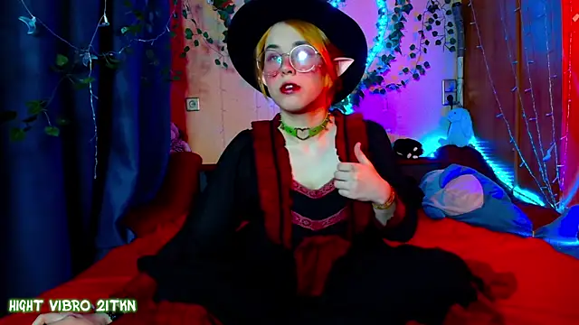 Snapshot of TrickyKitsune chatting on 02.15.25 TrickyKitsune online show from 02.15.25