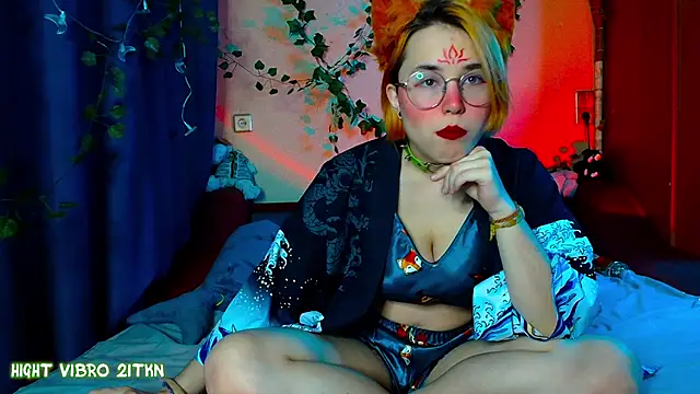 Snapshot of TrickyKitsune chatting on 02.20.25 TrickyKitsune online show from 02.20.25