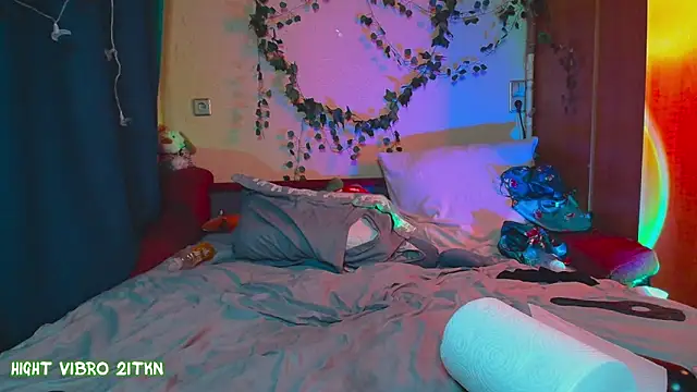 Snapshot of TrickyKitsune chatting on 03.13.25 TrickyKitsune online show from 03.13.25