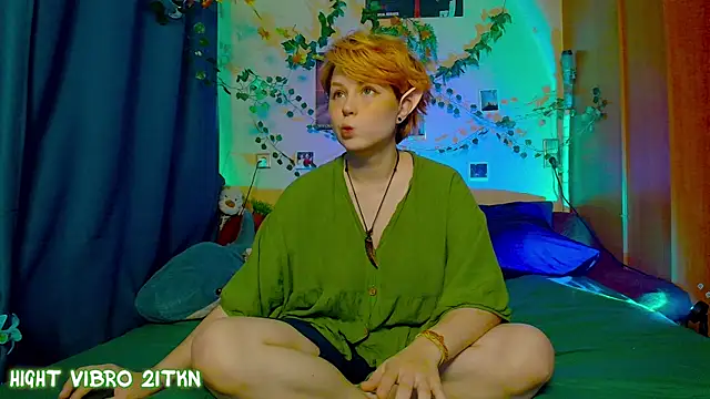 Snapshot of TrickyKitsune chatting on 09.25.25 TrickyKitsune online show from 09.25.25