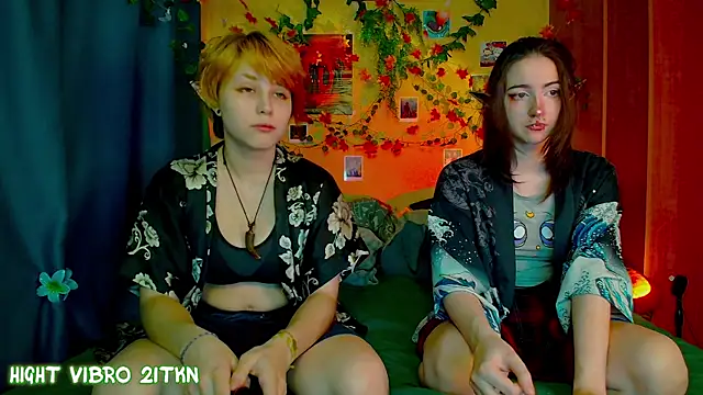 Snapshot of TrickyKitsune chatting on 10.02.25 TrickyKitsune online show from 10.02.25