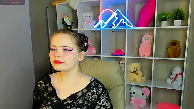 Snapshot of EricaElliott chatting on 02.17.25 EricaElliott online show from 02.17.25