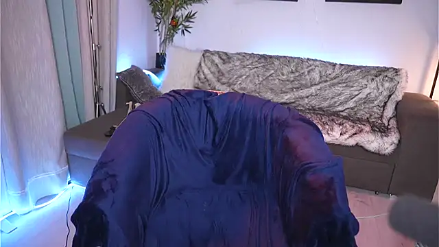 Magnetic Amy online show from 01.11.25