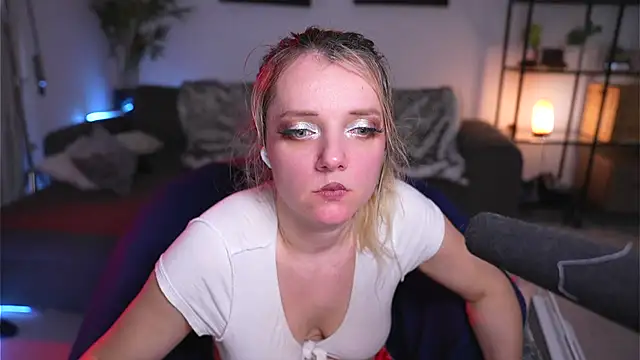 Magnetic Amy online show from 02.17.25