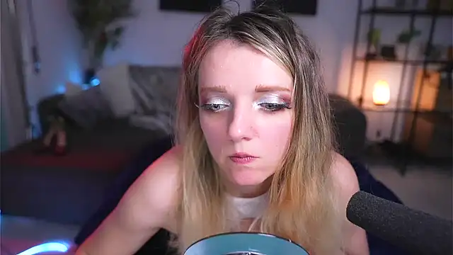 Magnetic Amy online show from 02.27.25