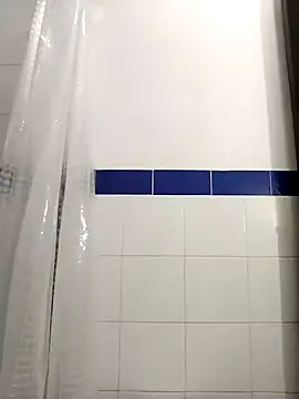 Mia WAll online show from 12.27.24