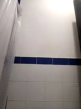 Mia WAll online show from 01.08.25