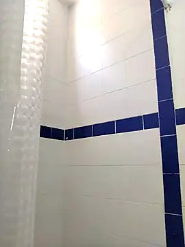 Mia WAll online show from 01.11.25