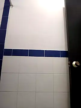 Mia WAll online show from 01.15.25