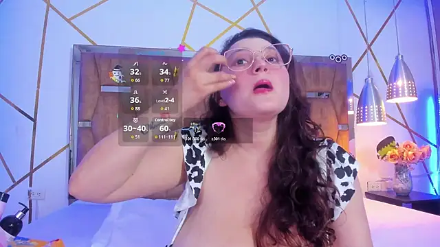 LunaPleasure online show from 10.20.25