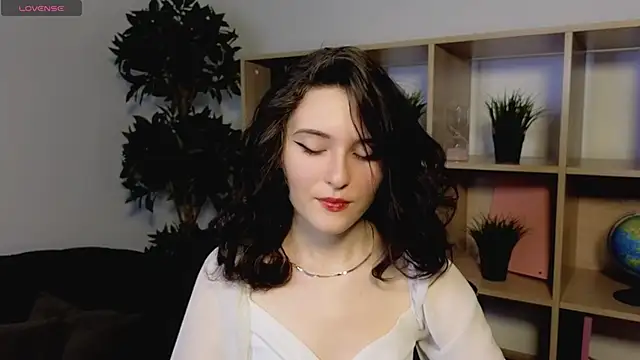 Snapshot of niki_cutes chatting on 01.12.25 niki cutes online show from 01.12.25