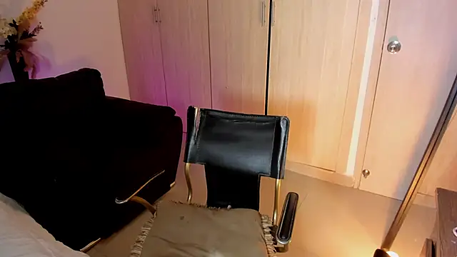 rachaeldeckard   online show from 10.30.25