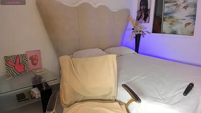 rachaeldeckard   online show from 04.25.26