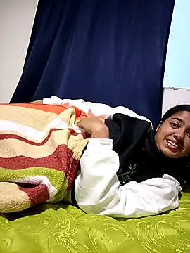 Snapshot of cleo_lincy13 chatting on 01.03.25 cleo lincy13 online show from 01.03.25