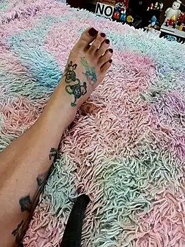 Snapshot of TheOneNOnlyHalfPint chatting on 02.13.25 TheOneNOnlyHalfPint online show from 02.13.25