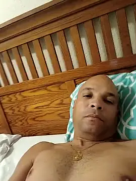 Snapshot of 3patica chatting on 02.19.25 3patica online show from 02.19.25